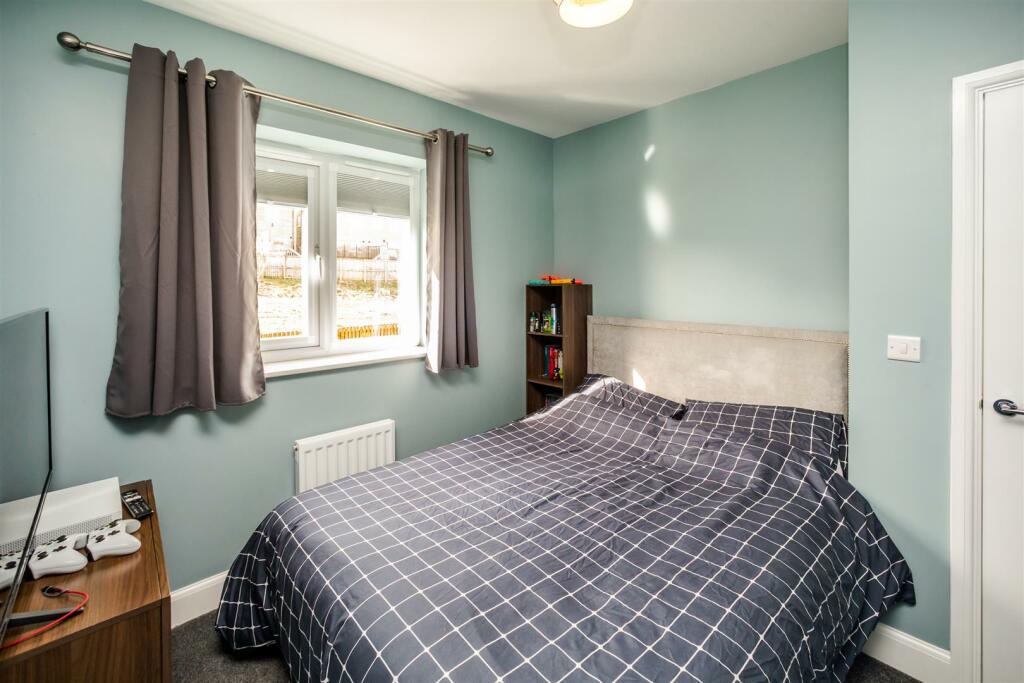 bed 3.jpg