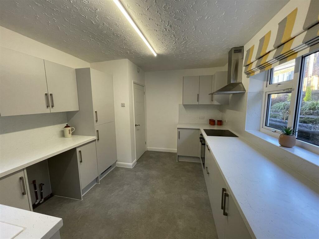 Holbrook Road 12.jpg