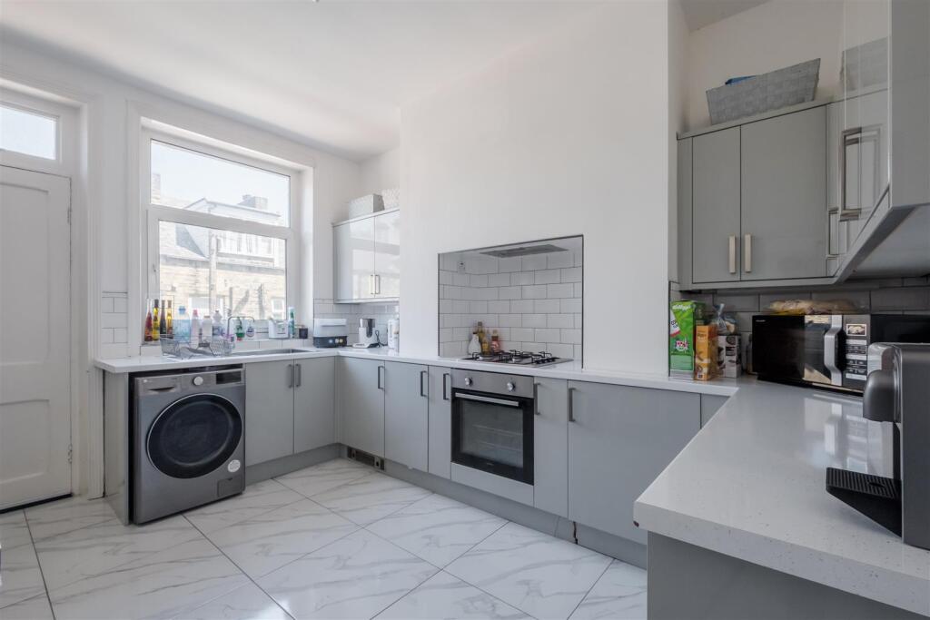 kitchen 3.jpg