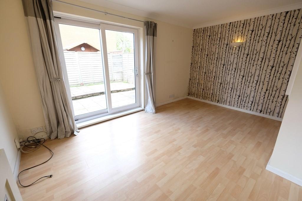 SITTING/DINING ROOM