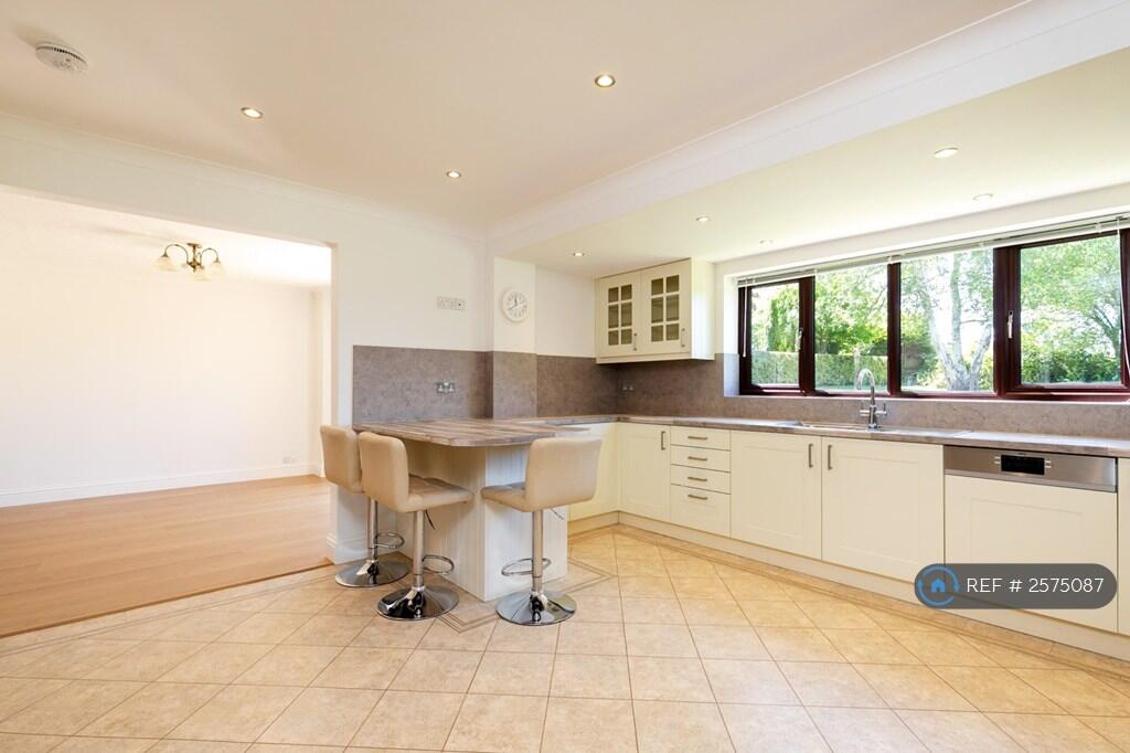 Breakfast Bar &amp; Into Dining/Garden Room