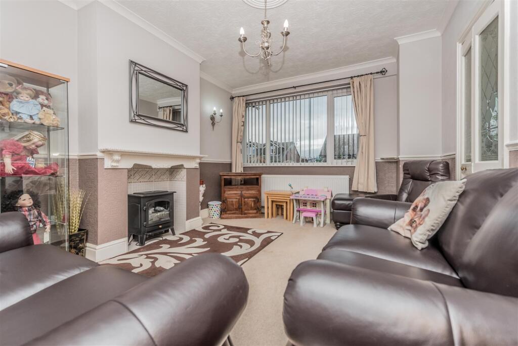 Living Room: