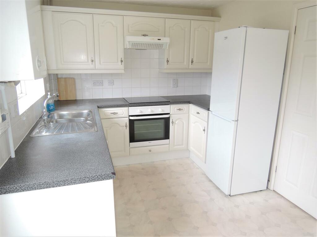 Kitchen:
