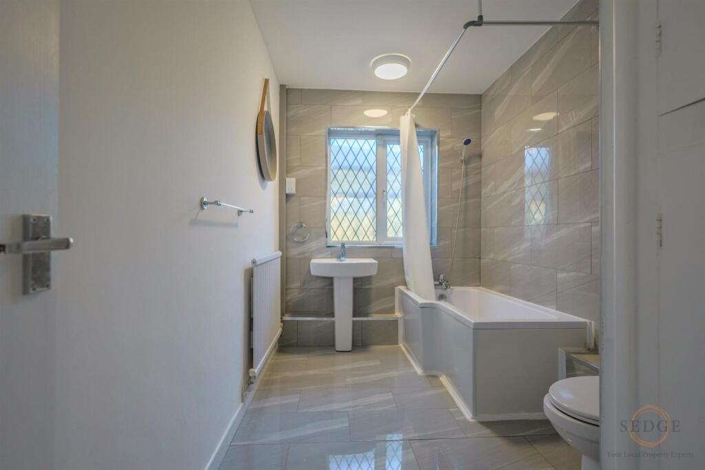 2a peterbourhg road -13.jpg