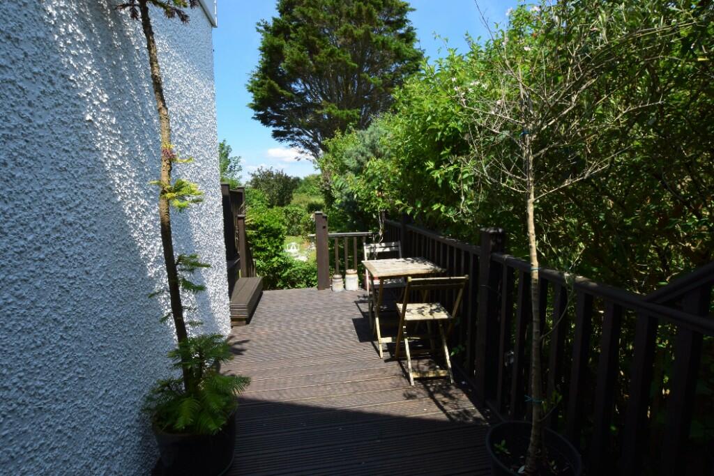 Side decking