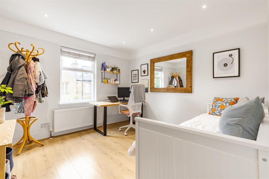 James_anderson-26a_paynesfield_avenue-sw14__1_.jpg