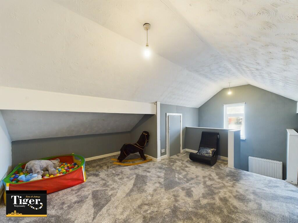 CAM02176G0-PR0311...