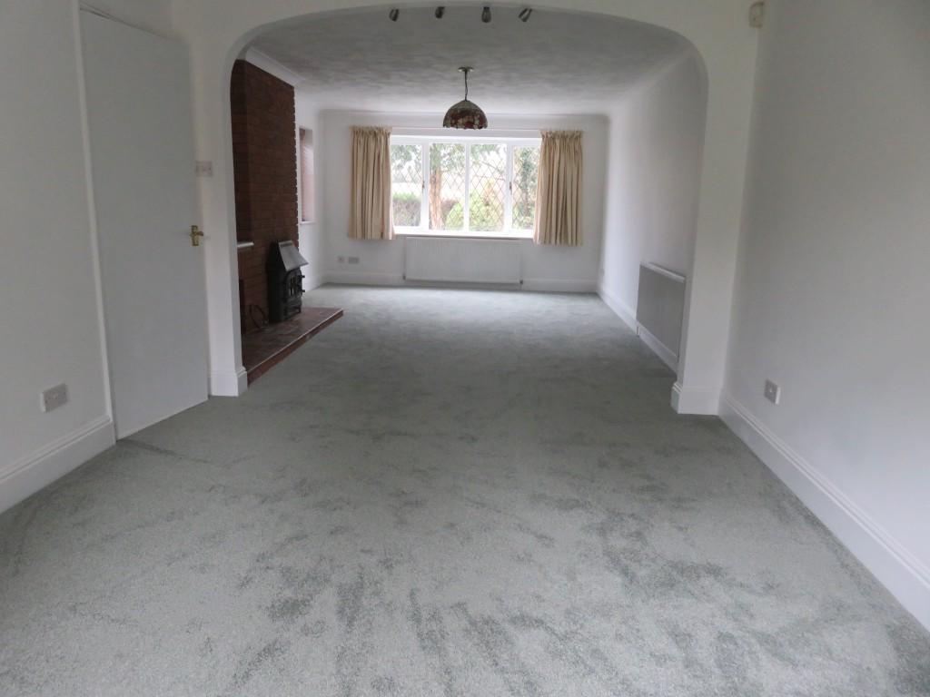 SITTING/DINING ROOM