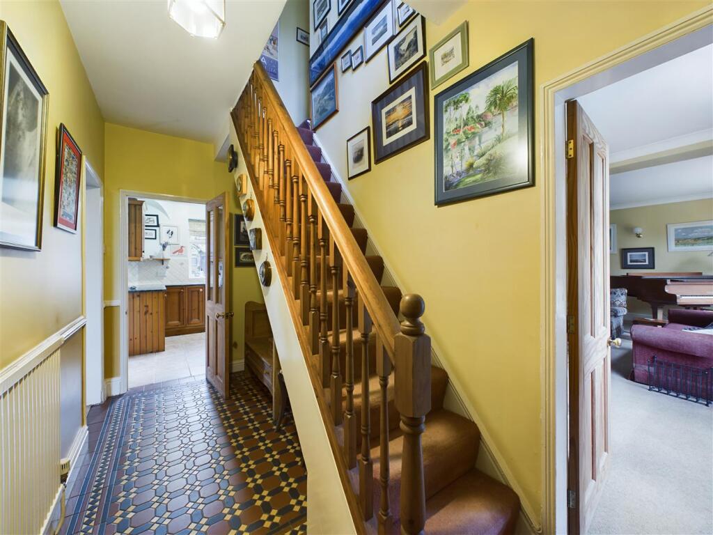 ENTRANCE HALL