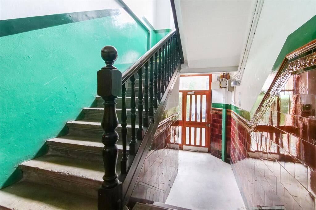 Close Entrance