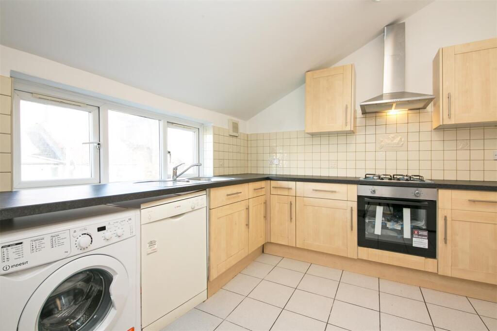 54b Gilbey Road SW17 kitchen 1.jpg