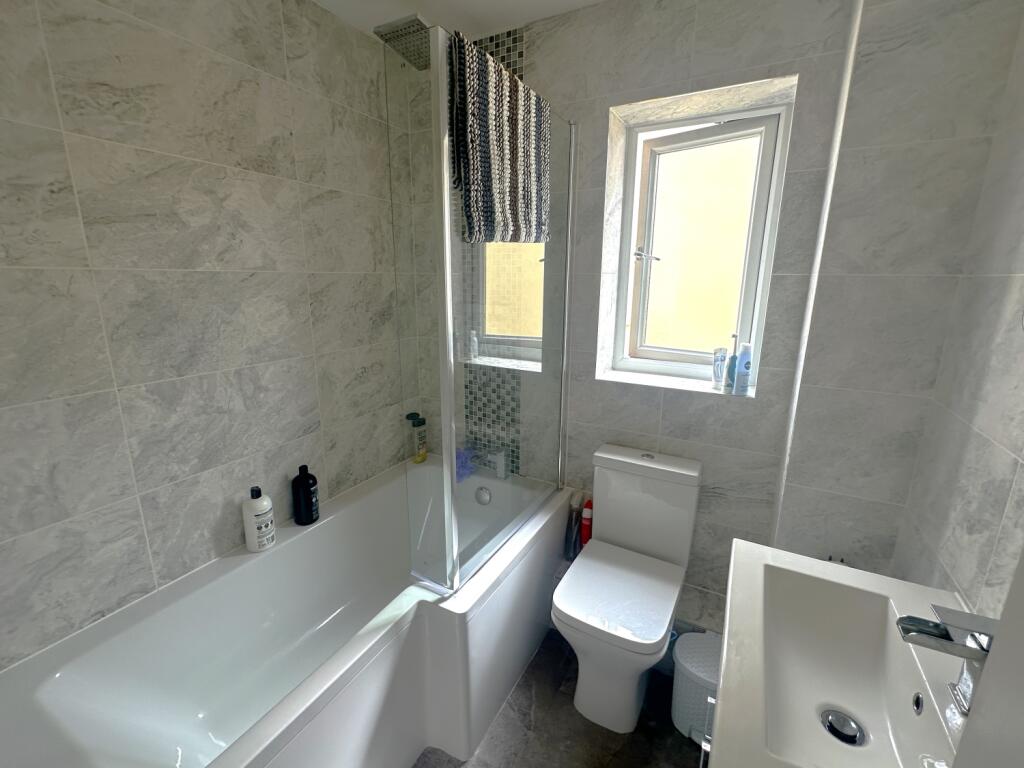 Main bathroom