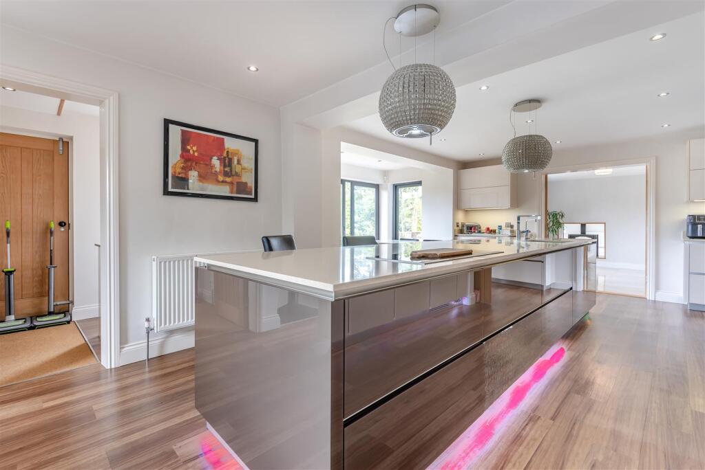 8654576-interior03.jpg