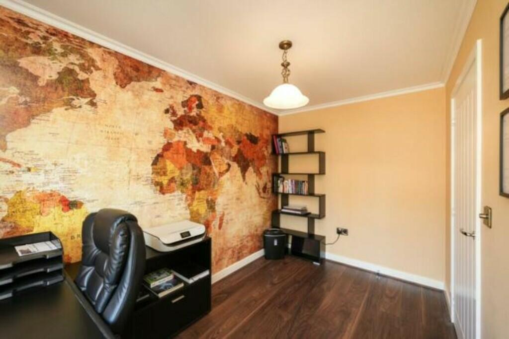 Bedroom 3/Study
