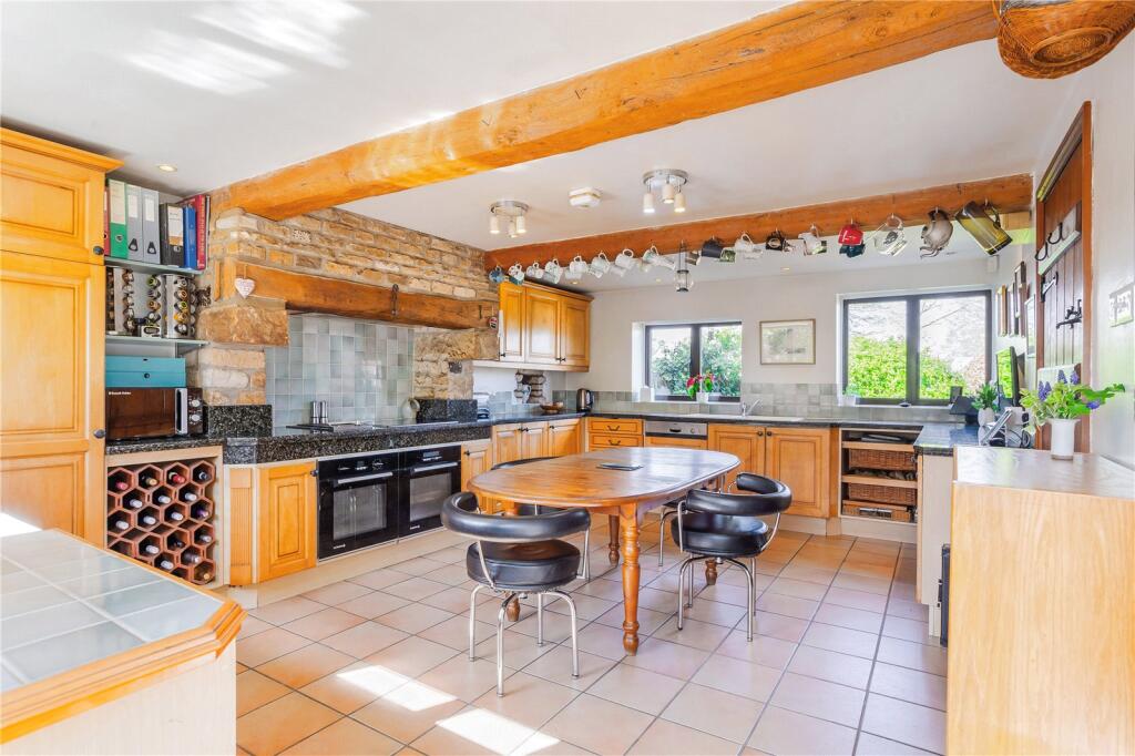 Kitchen/Breakfast