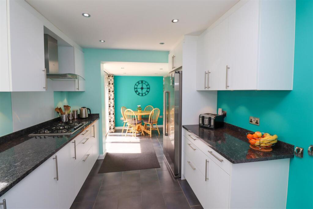 Kitchen/Breakfast Room