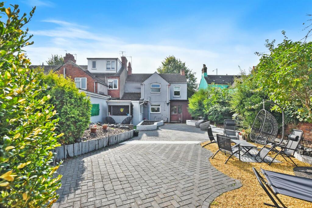 73IrthlingboroughRd08.jpg