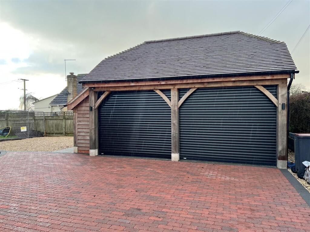 Double garage.jpg