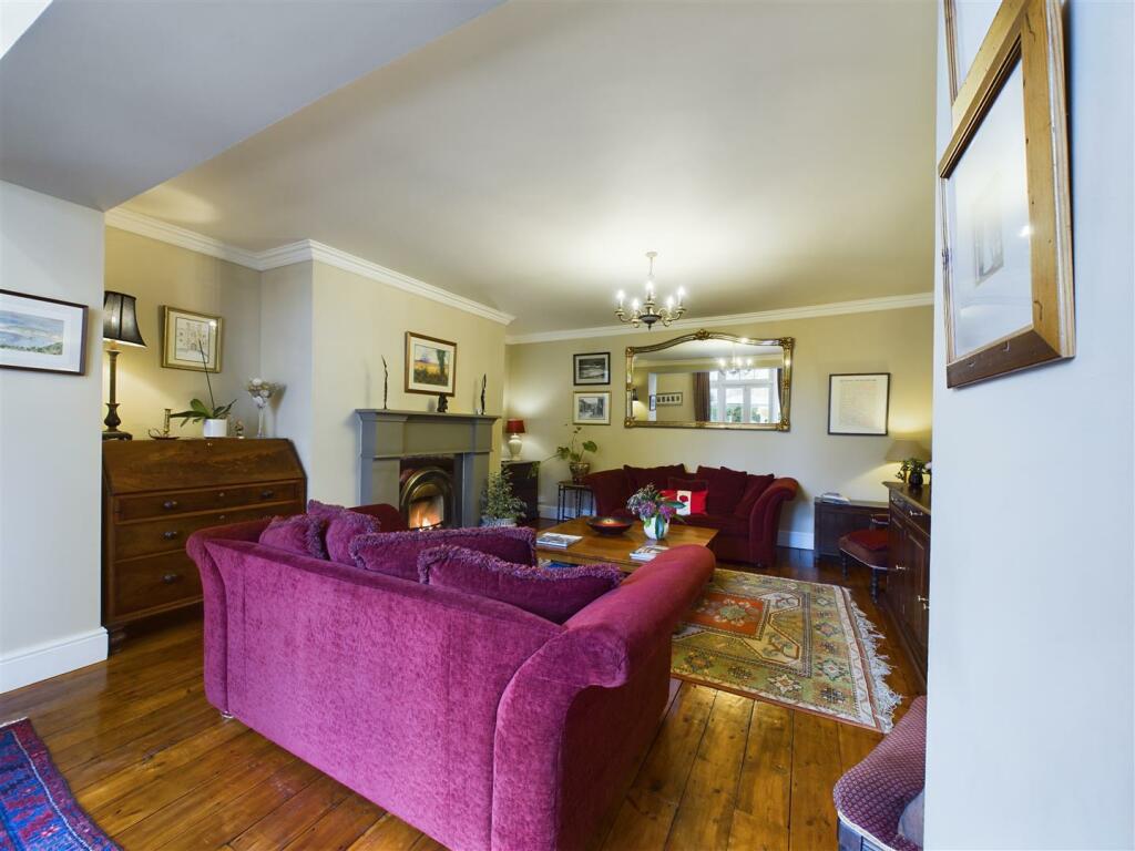 SITTING ROOM