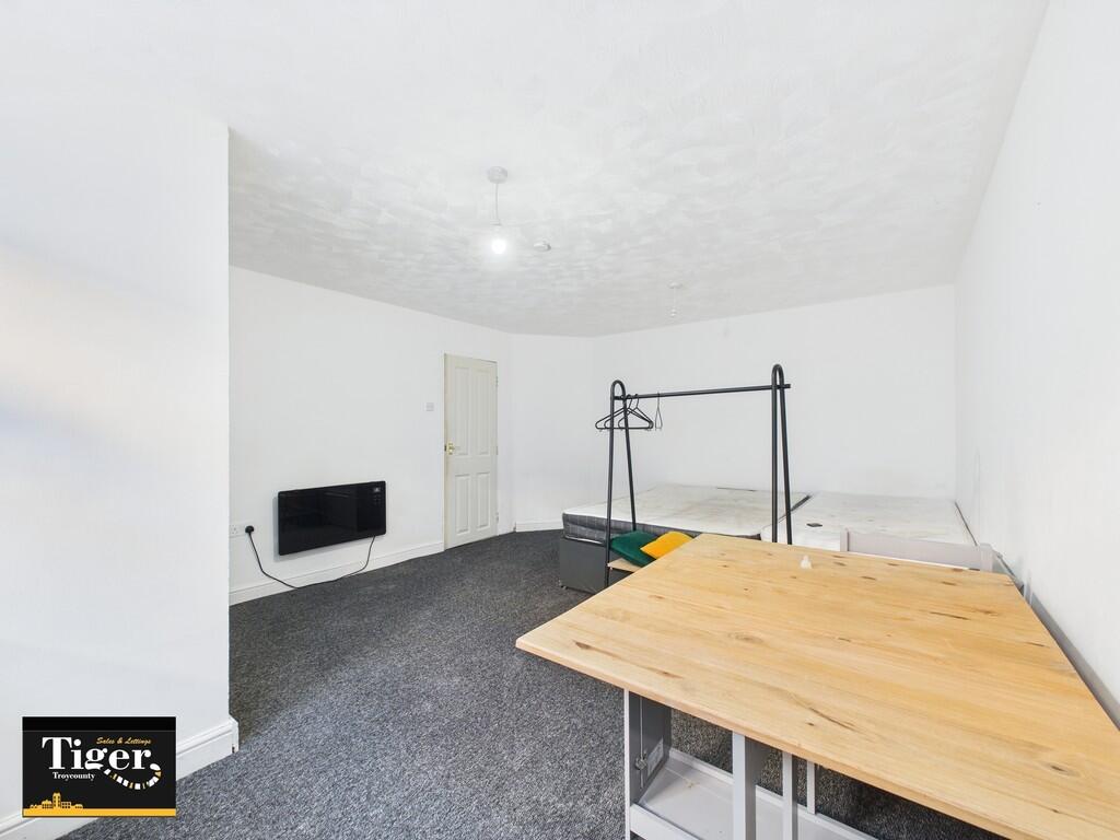 IMG_398830_14_ori...