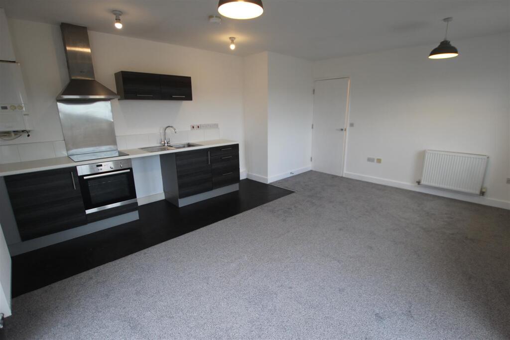 OPEN PLAN LIVING KITCHEN