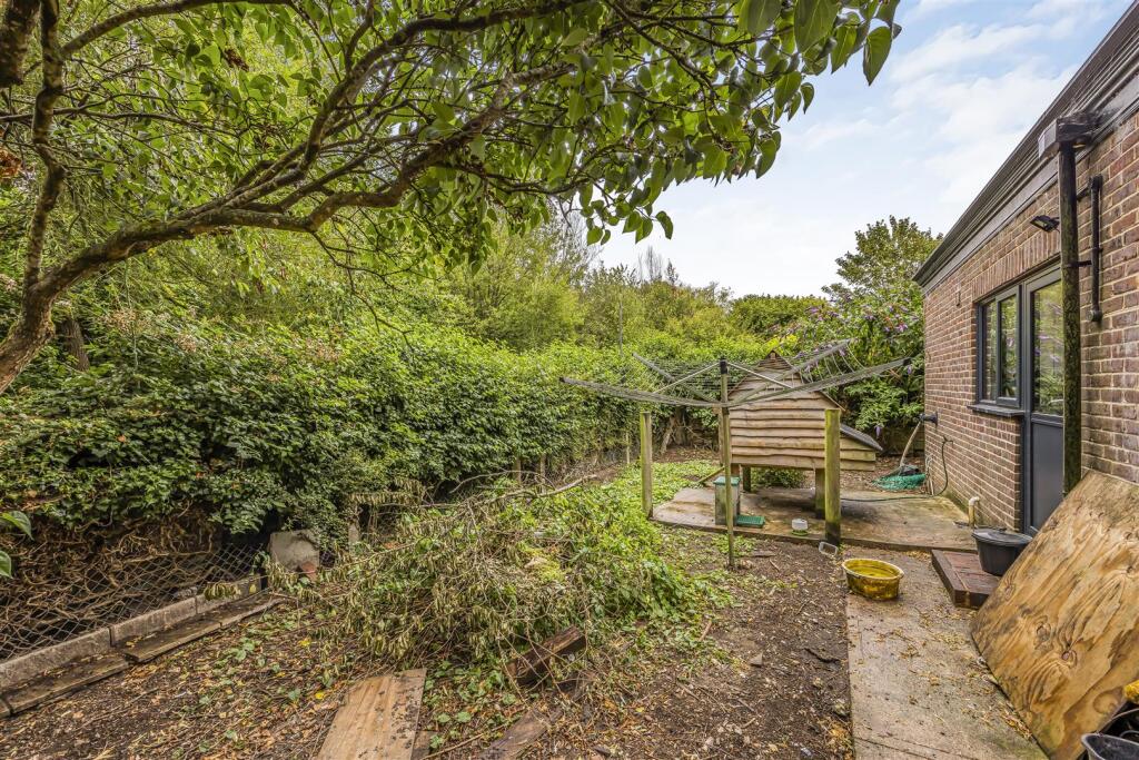 2 Firpiece, Forestside Road, Rowland¿s Castle-Port