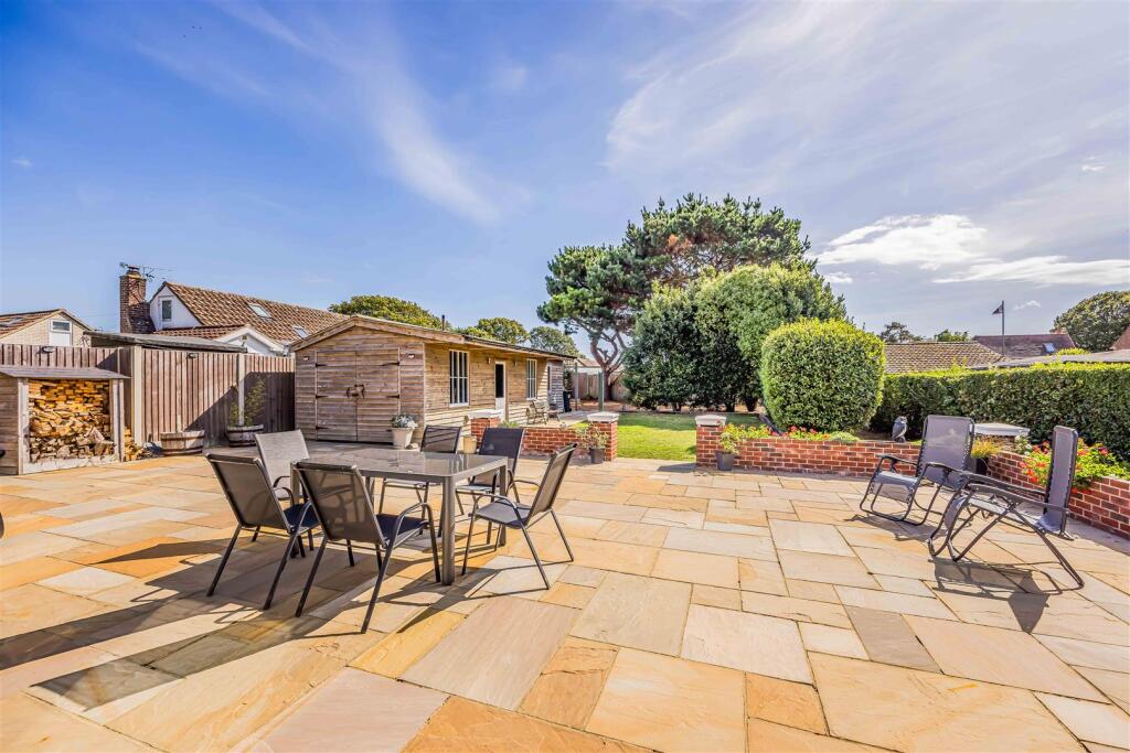 14 Salterns Lane, Hayling Island-Small-PorticoMark