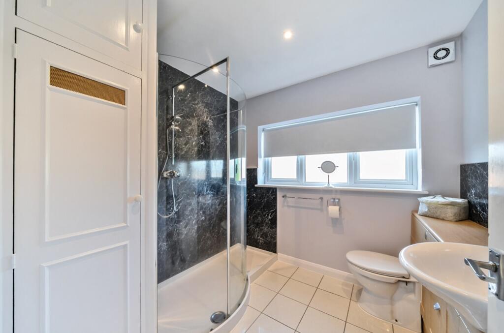 EweMove Harrogate Shower Room