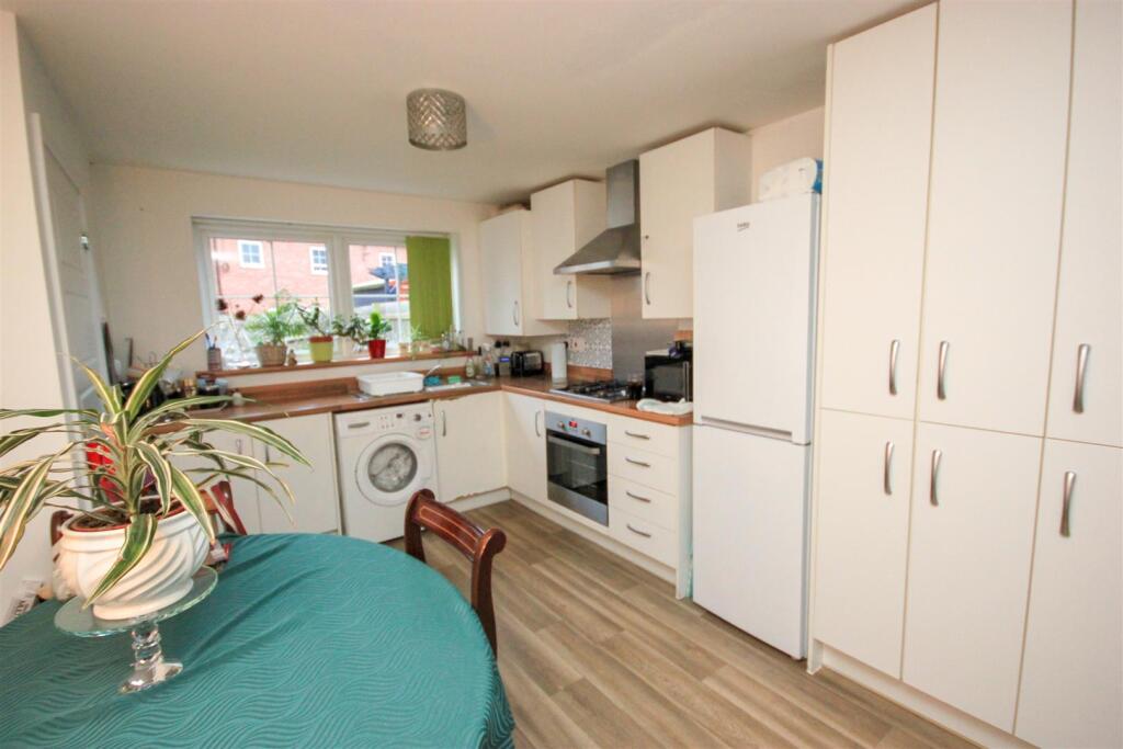 kitchen..jpg
