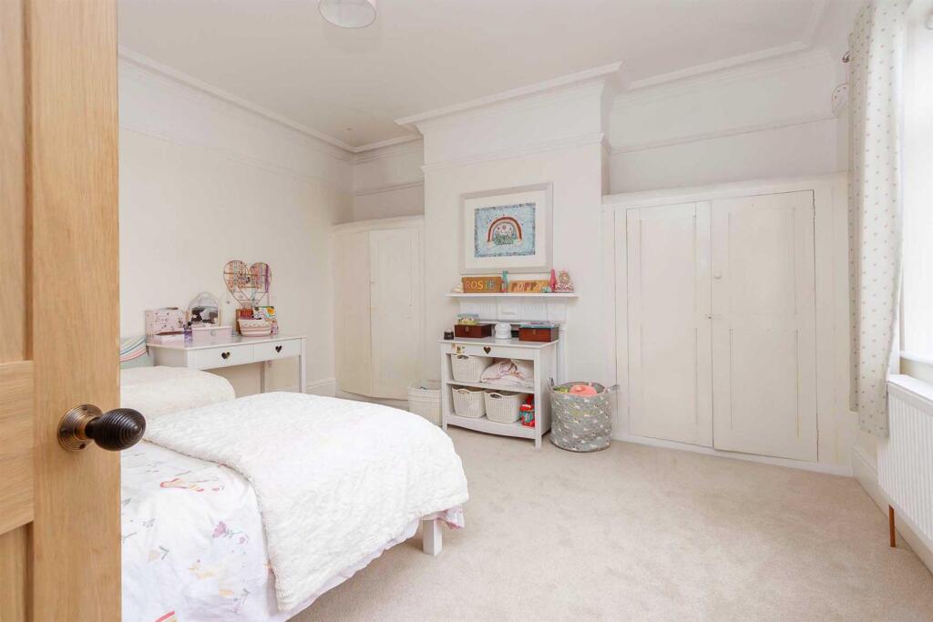 30 Regent Place, Rugby (16).jpg