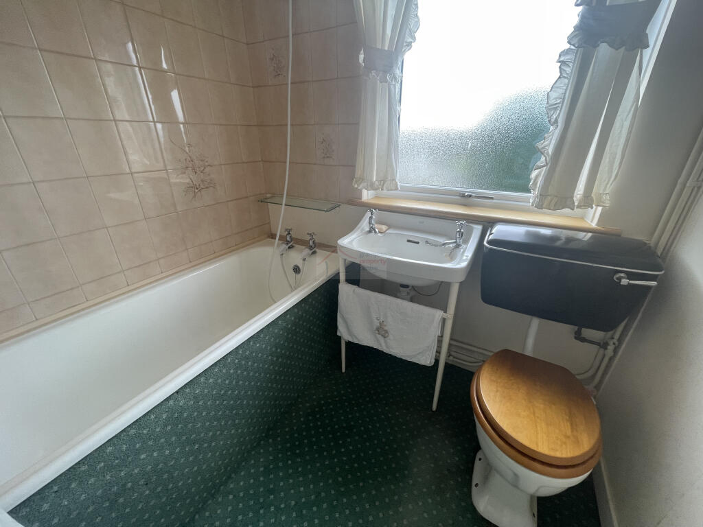 Bathroom.JPG