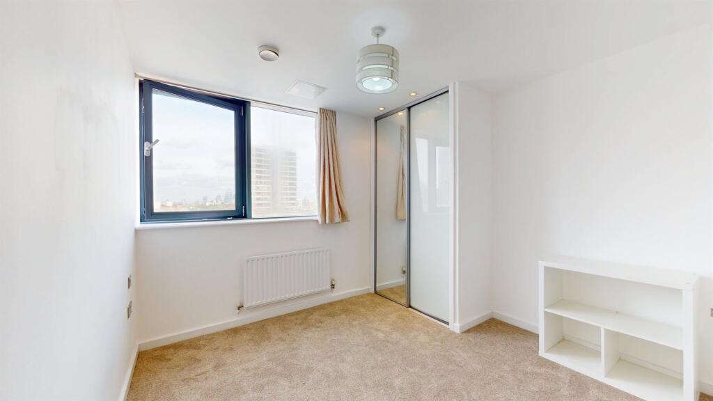 tow bed to let- Barrain London