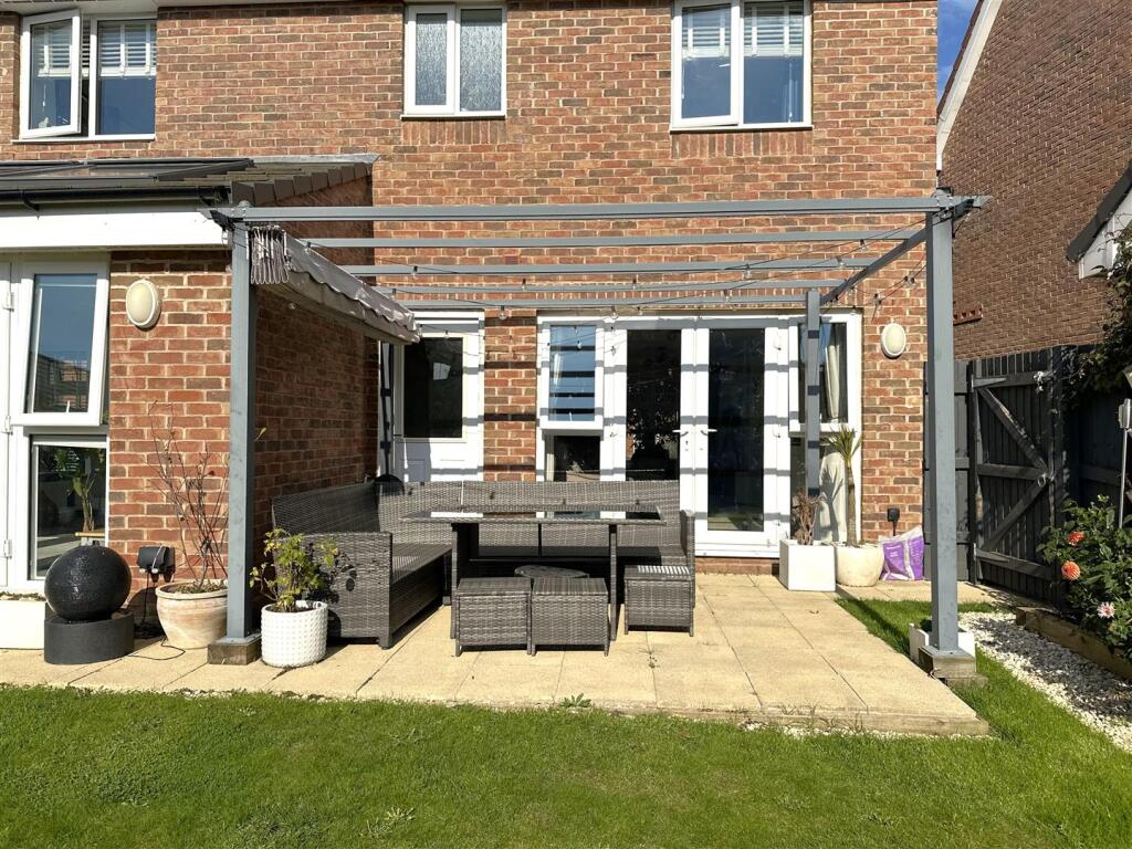 Paved Seating Area 531