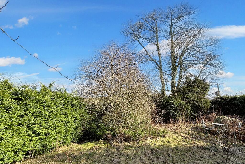 East Bungalow, Silsden Reservoir, High Brunthwaite, Silsden, Keighley, BD20 0NH