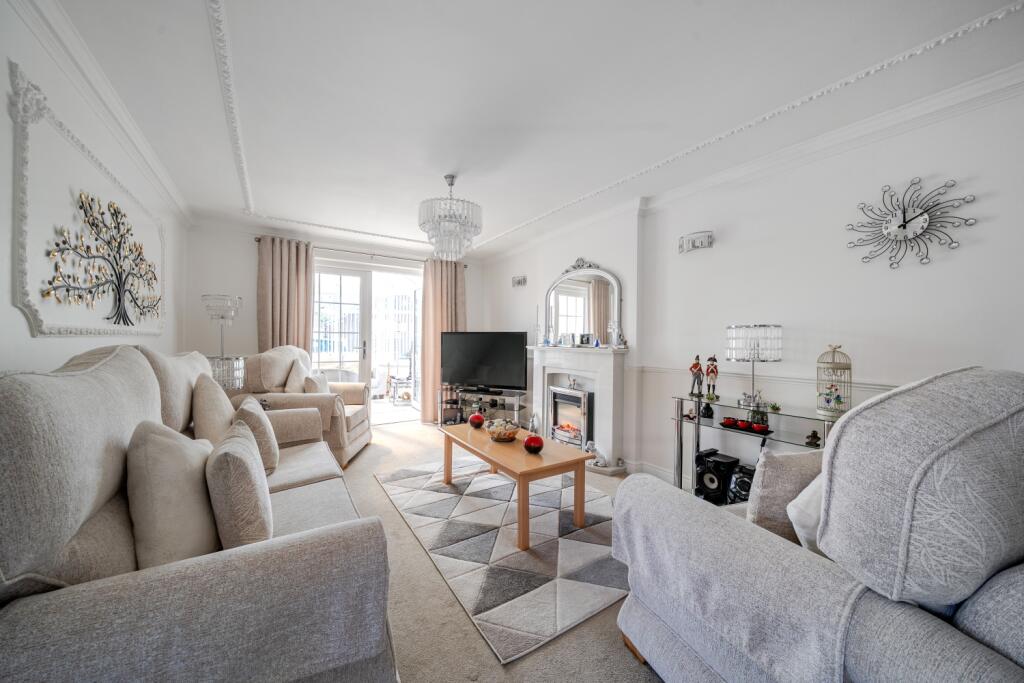 1295543-8-682c66b65831f-ARW