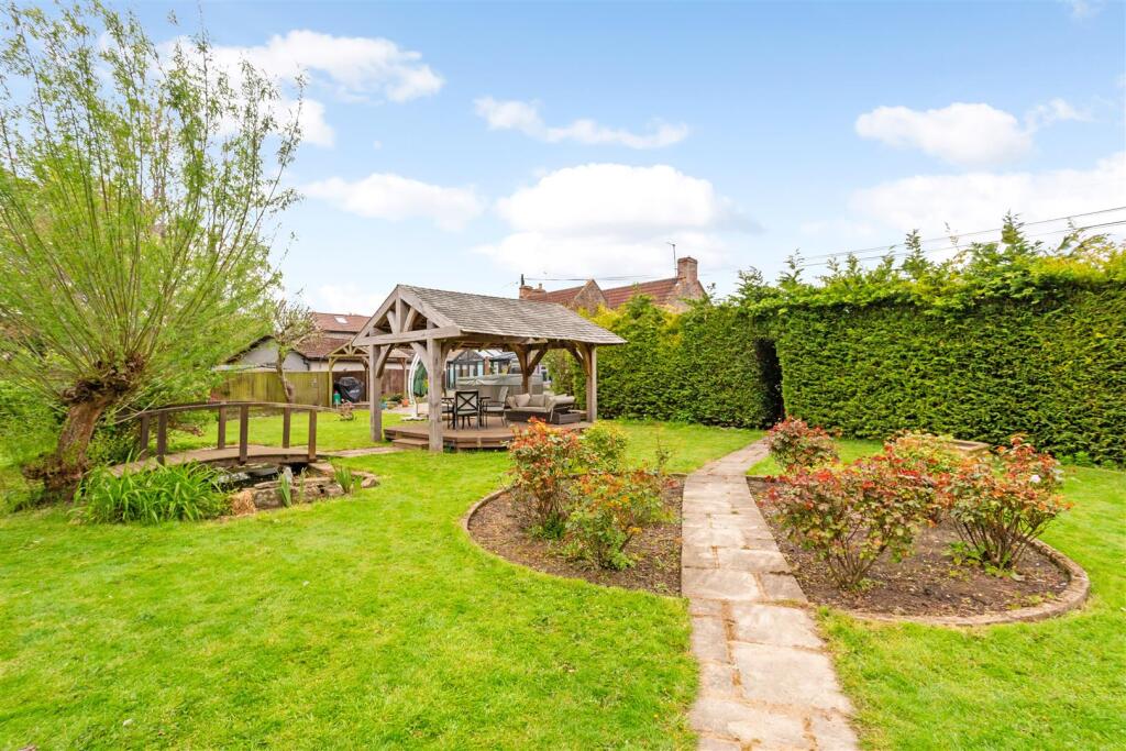 29 - Detached Period Property for Auction, Swinefo