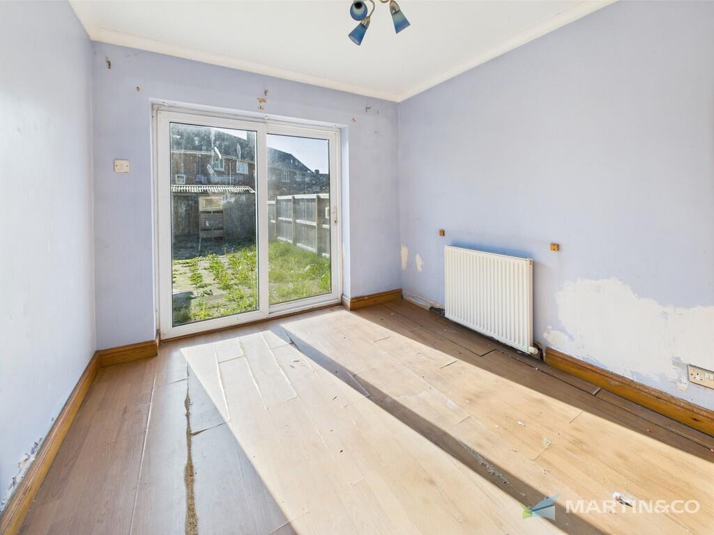 CAM02318G0-PR0444...