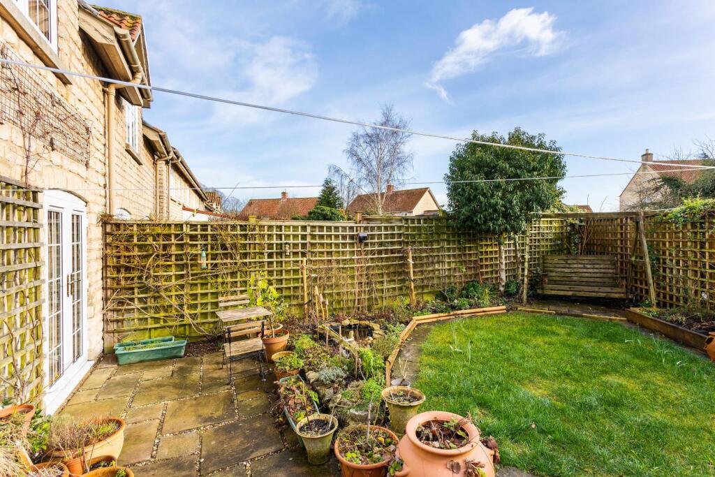 8 Hall Farm Cottage-13.jpg