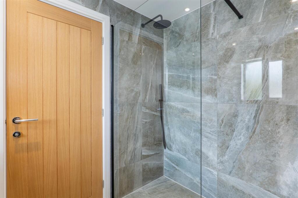 Master Bedroom Ensuite