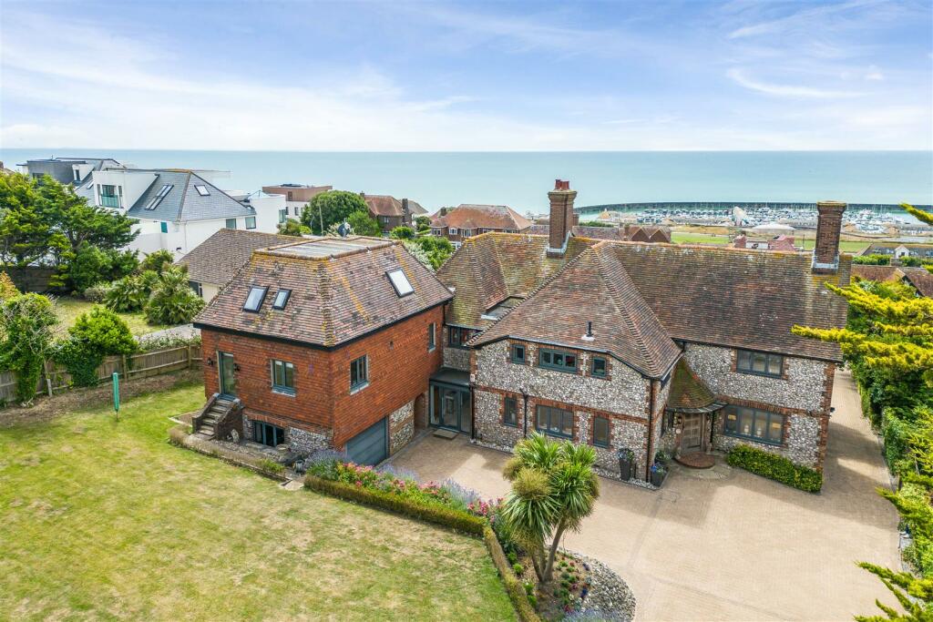 19, Roedean Crescent 320828  (11).jpg