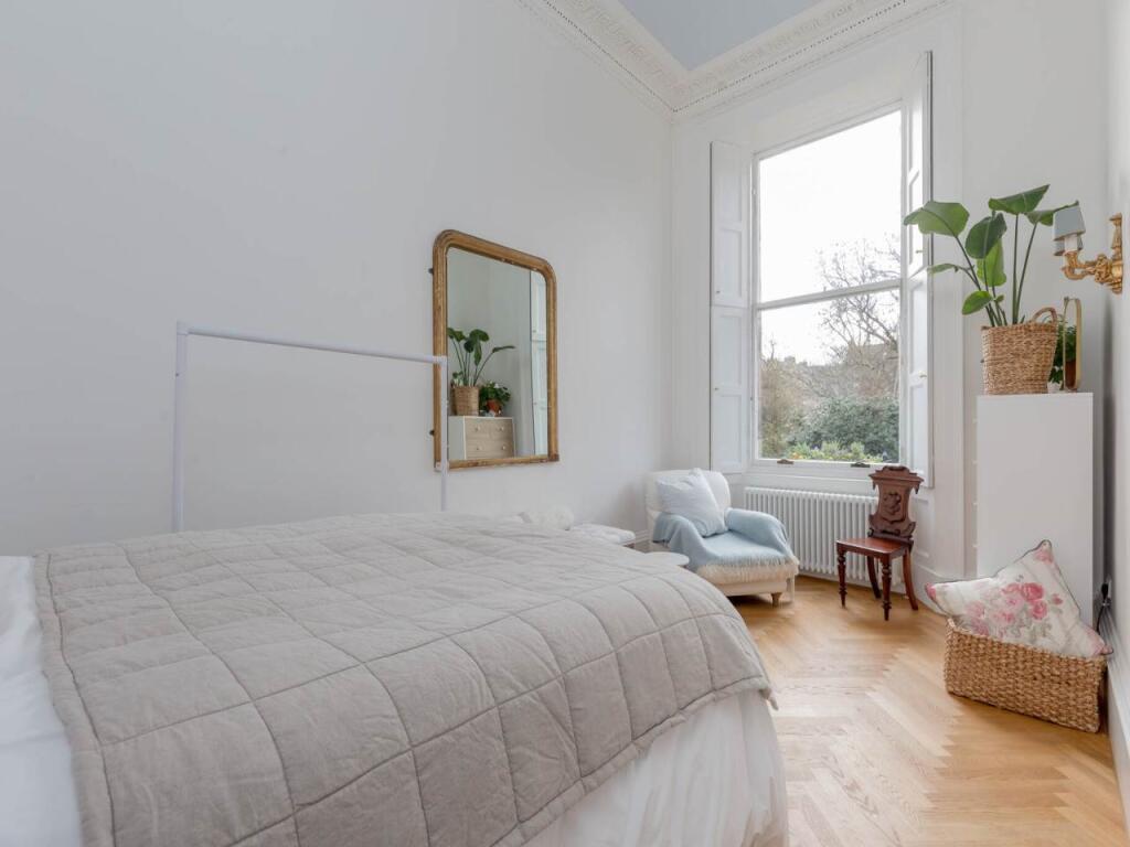 62660_Drummond_Place