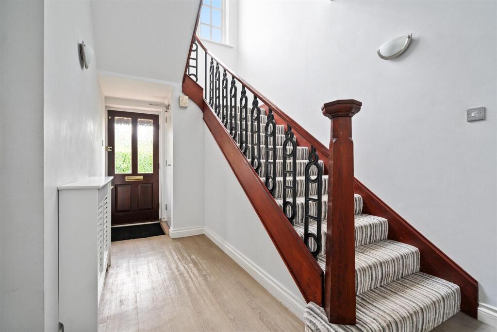 19, Catherines Close_LO_11.jpg