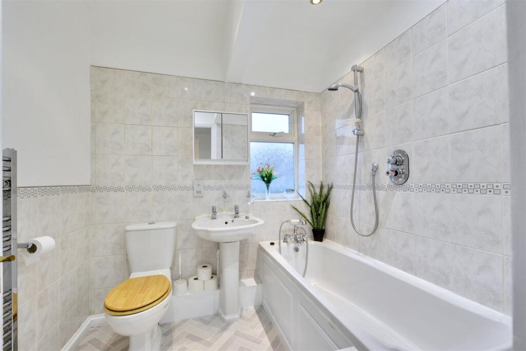 Bathroom (1).jpeg