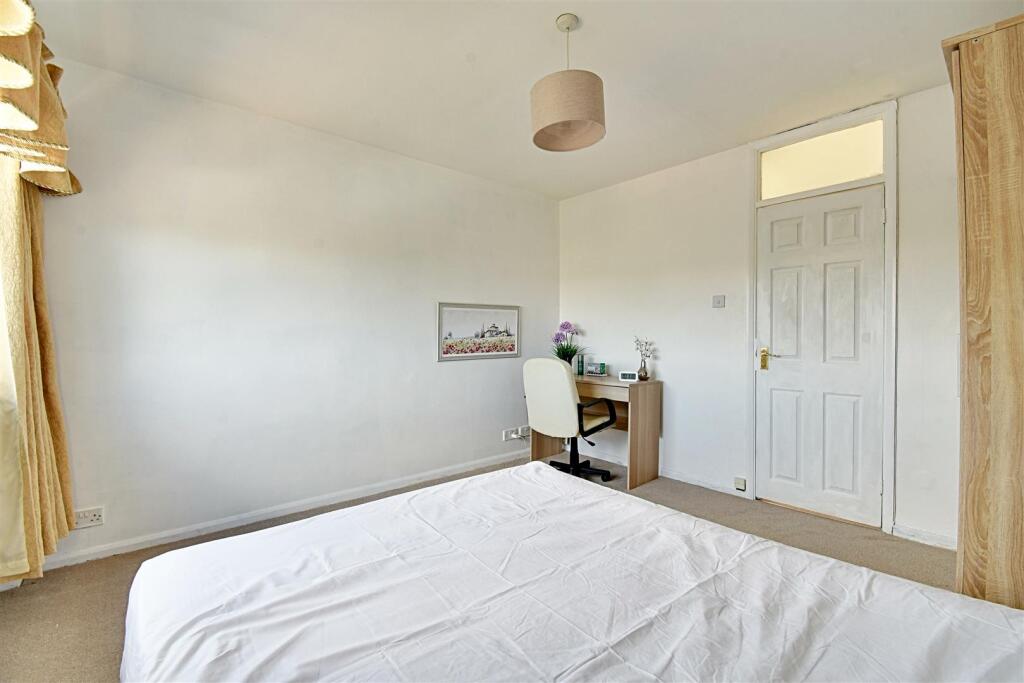 Bedroom 2_2.jpg