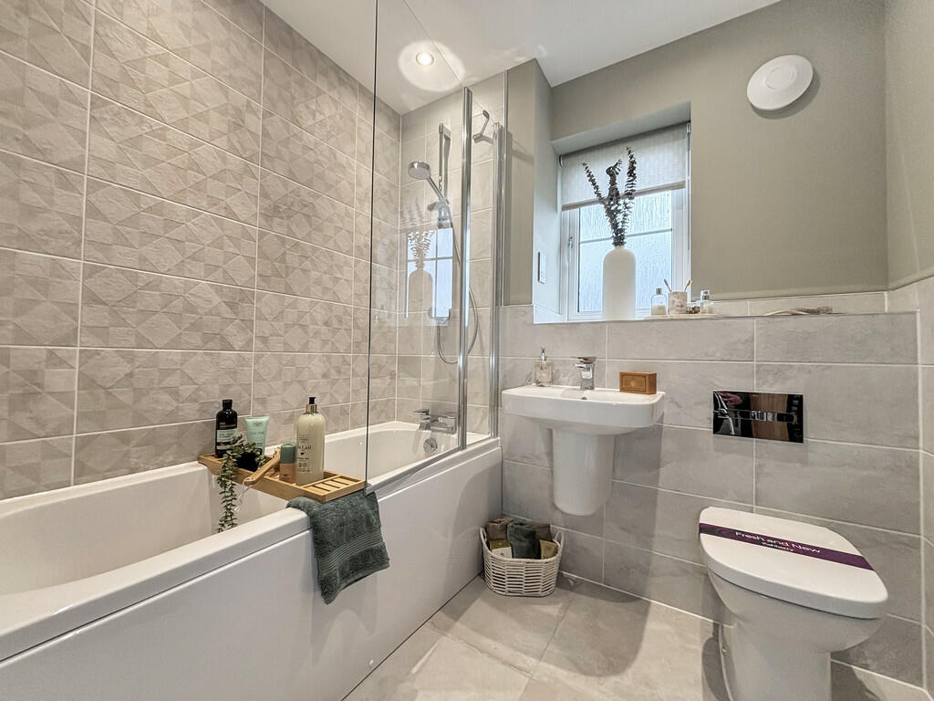 Family Bathroom 