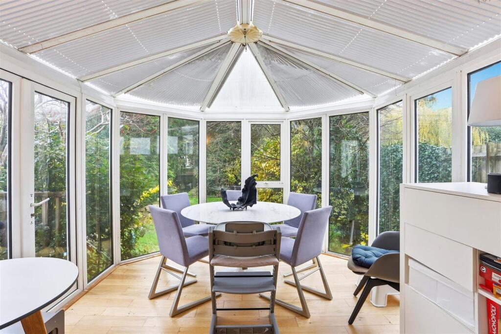 1581963426 - 15.jpg