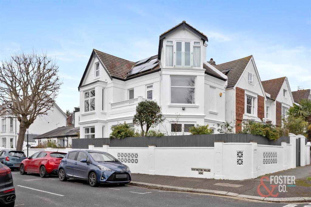 Hove Park Villas, 18a-022.jpg