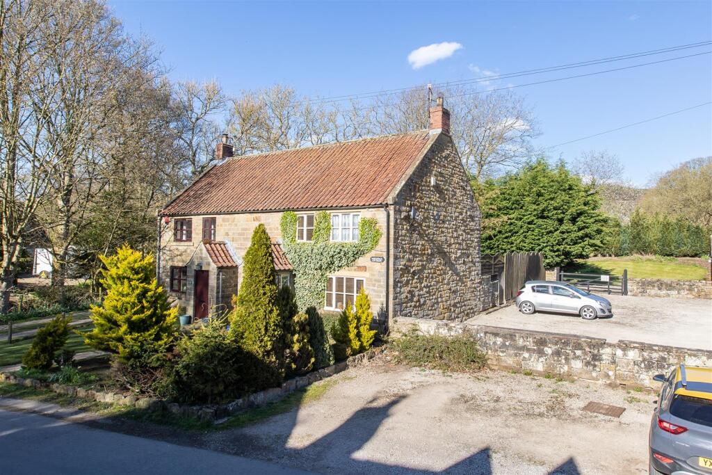 Northdale Cottages 2 External-2.jpg