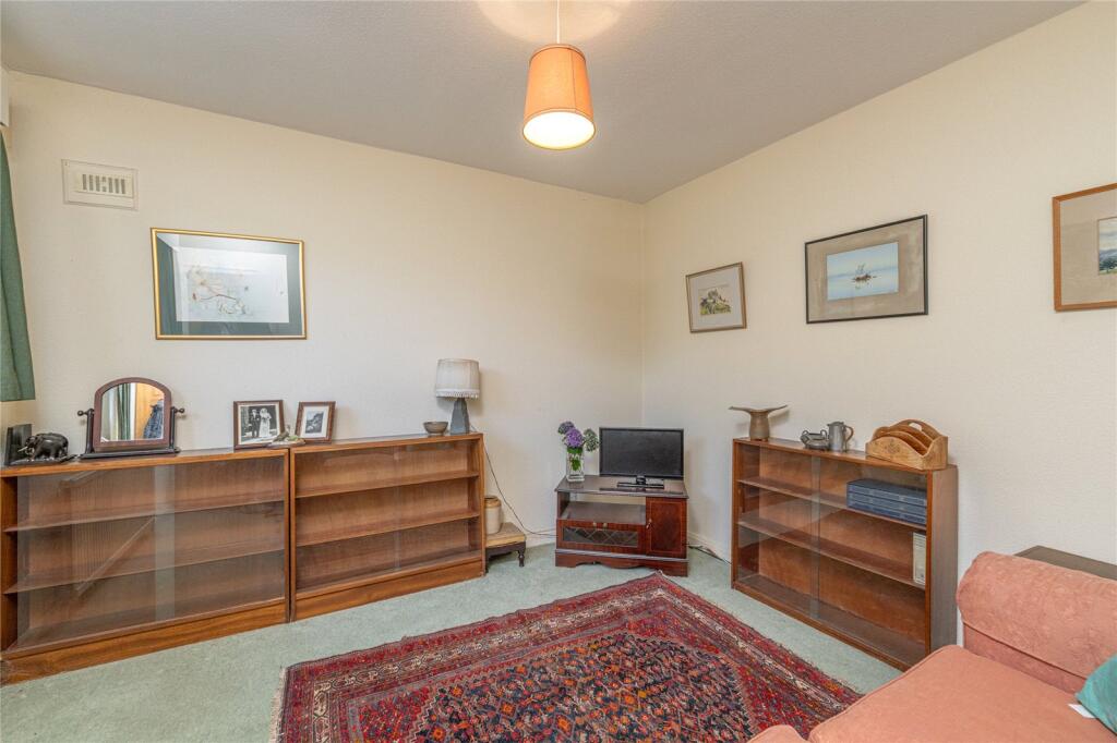 Bed 4/Familyroom Alt