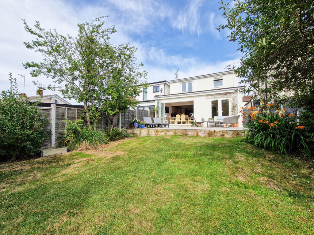 West Facing Rear Garden